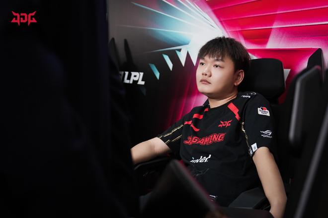 的冷静与大 的冷静与大