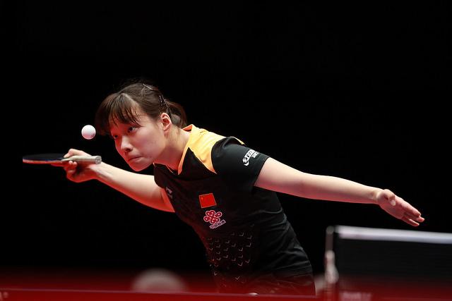 着西班牙队 着西班牙队